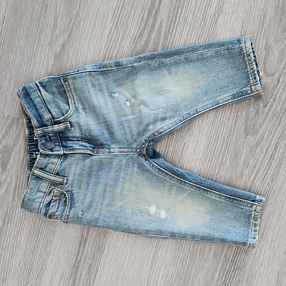 NWOT Baby Gap Baby Boy Slim Jeans 12 to 18 months